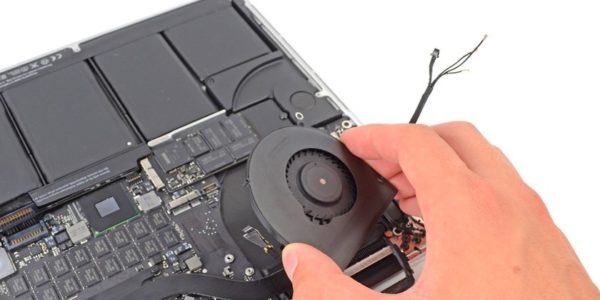 Reparação das ventoinhas MacBook Pro 15' Retina