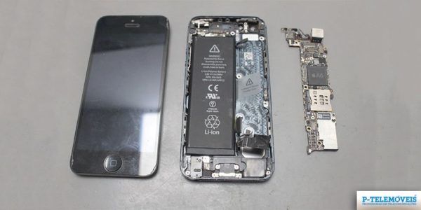 Reparação de um iPhone 5 (chip de controlo de carga)