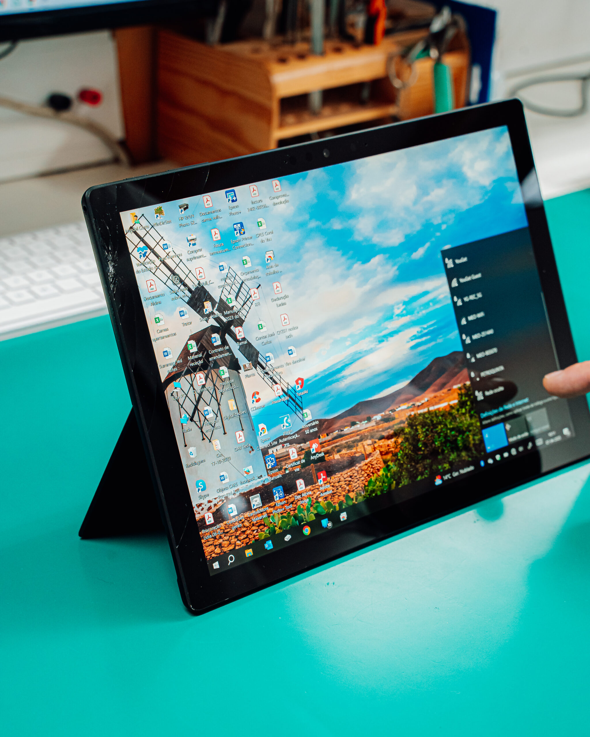 Ecra partido do tablet (Surface Pro 7 (ecra partido) _YouGet_Repair