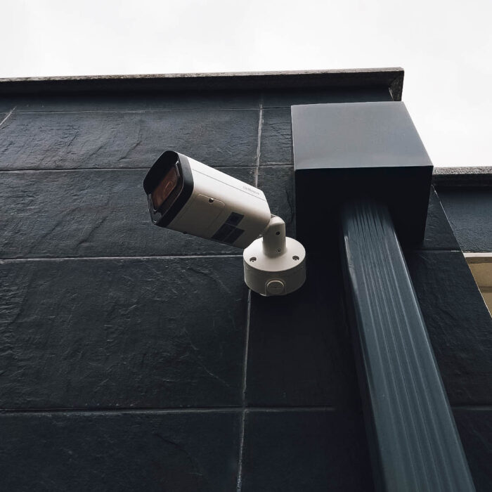 Câmara de videovigilância instalada